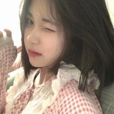 有色彩的女子